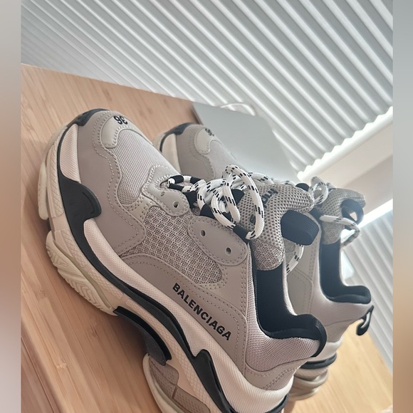 Balenciaga sneakers - Picture 3 of 4